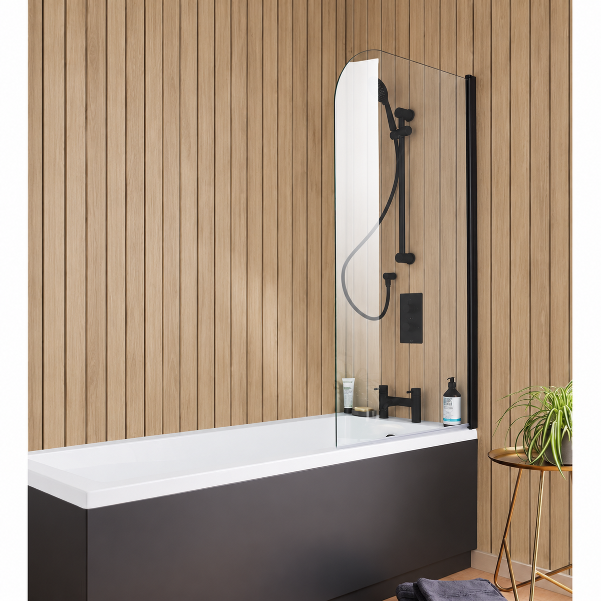 K VIT Nero round bath screen with curved edge and matt black frame in modern bathroom